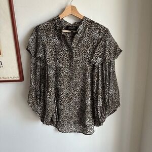 Saloni Chloe 100% Silk Blouse‎  Animal Print  Size 10  Ruffle Shoulder NWOT